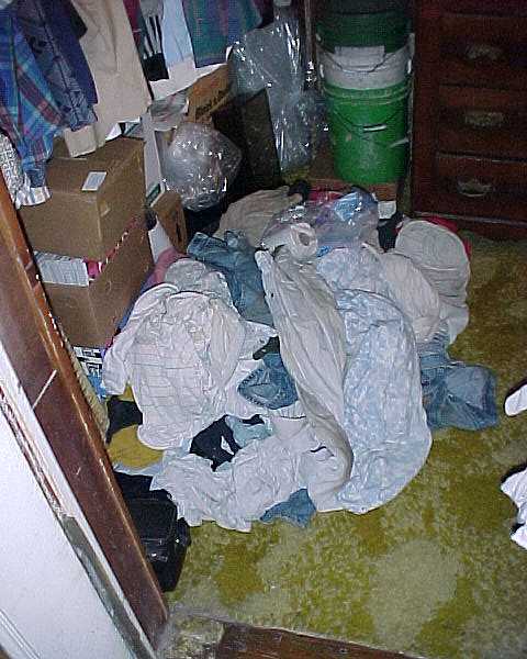 9/5/01-- Clothes Sorting Project: yes that�s a roll of...