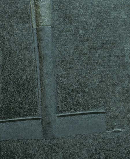 Detail of a search for earthworms by vibration of an implanted spade, here focusing on the spade.